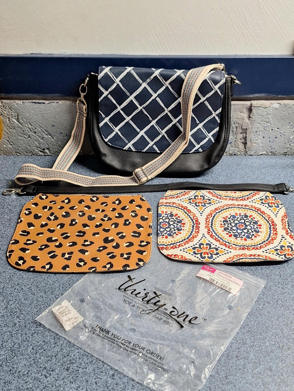 Thirty-one Convertible Crossbody Bag With Interchangeable Flaps(2 Flaps NWT)